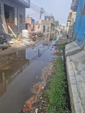 The corporation issued tender in Sunariya in March, but drains have not been constructed for three months