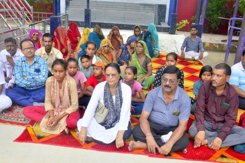 Liquor businessman innocent in salesman murder case, family members sit on dharna at Ambedkar Park