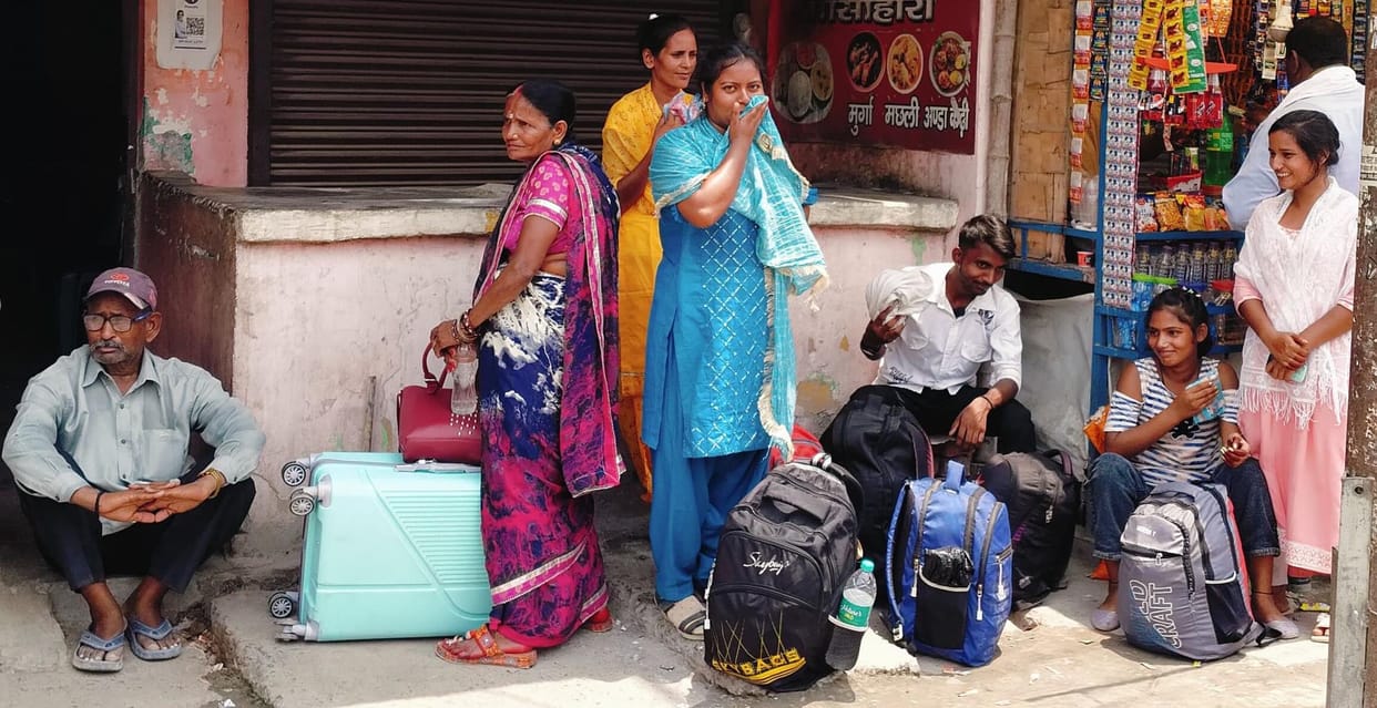 Demand for dismissal of DM Azamgarh in case of assault on engineer