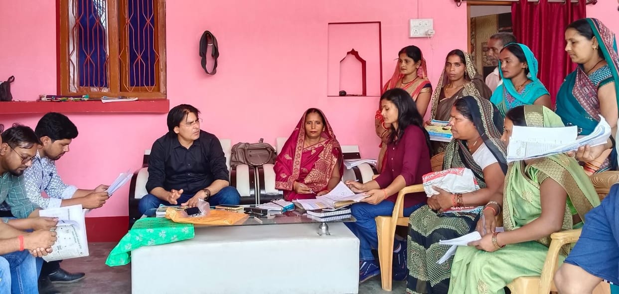 Asha tell more people about the benefits of immunization, Aura and Ayushman card