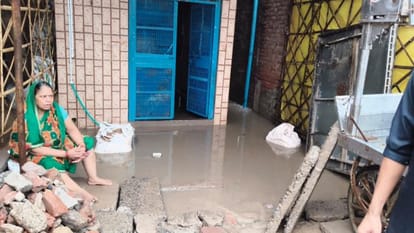 Kanpur Farmers got hurt due to flood, land owners take away compensation farmers said work in city