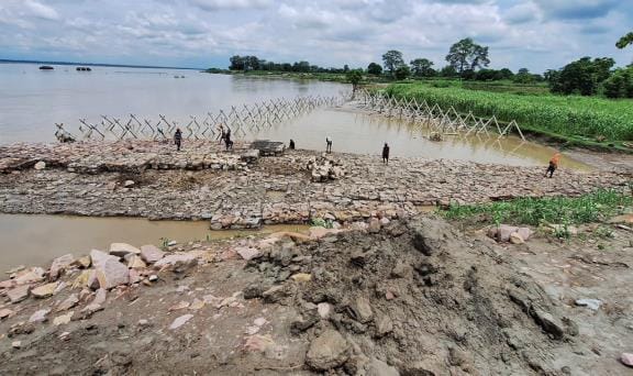 The water level of the rivers increased, the villagers started worrying about flood