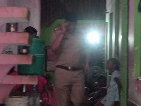 In a love affair, the girl hanged herself and committed suicide, the boy set himself on fire