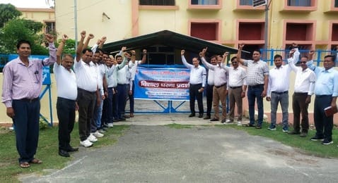 Engineers protested and expressed their discontent