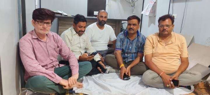 Councillors sit on dharna in protest against metro contractor firm