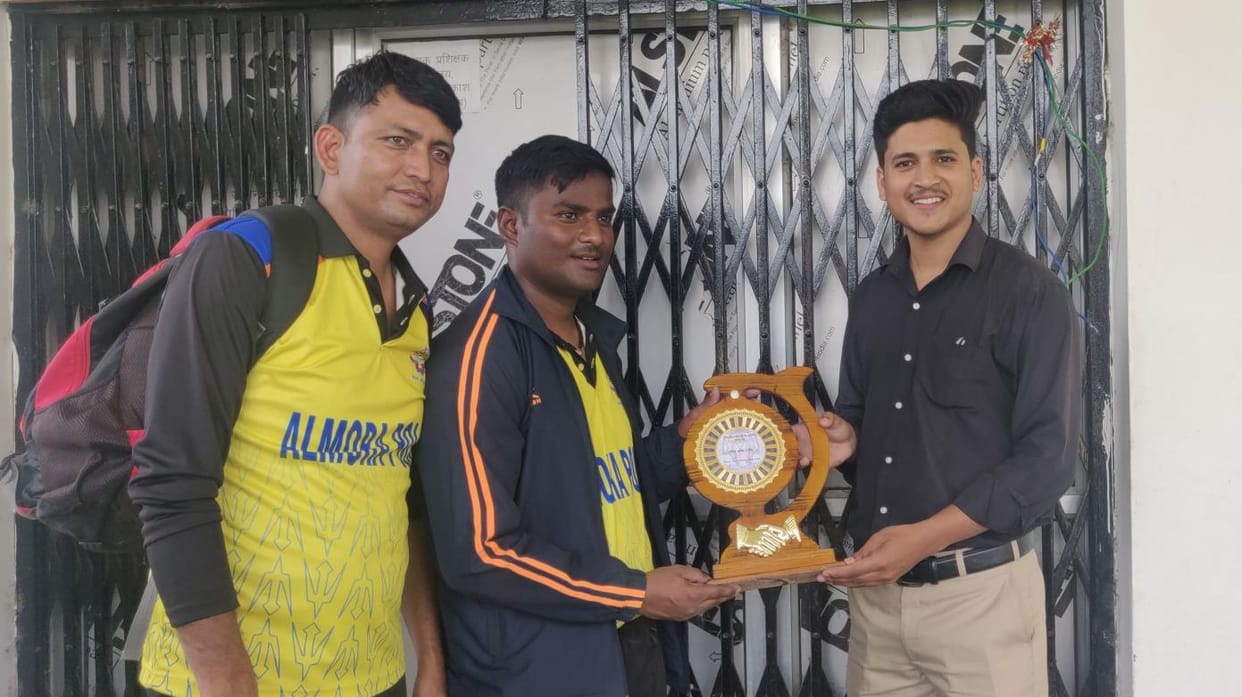 Education Almora, Police won the match
