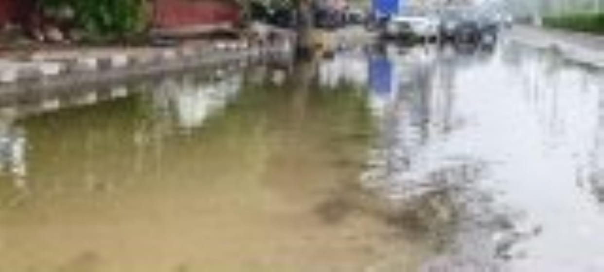 Even 24 hours after the rain stopped, there is waterlogging in the old industrial area and sector 27-28