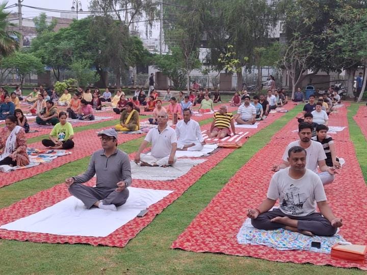 300 city dwellers took advantage of the yoga camp, the seekers were made to practice yoga and meditation