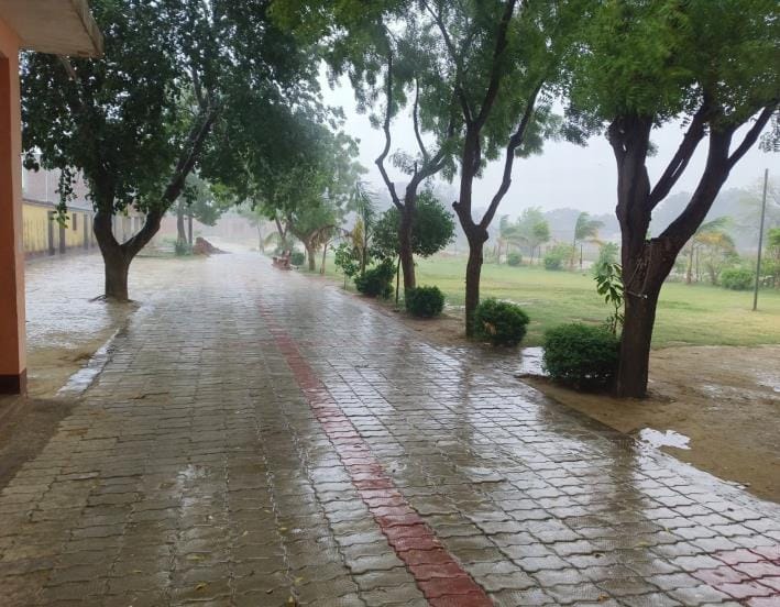 Somewhere it rained and somewhere it drizzled