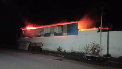 आधी रात को लगी आग से अफरा-तफरी