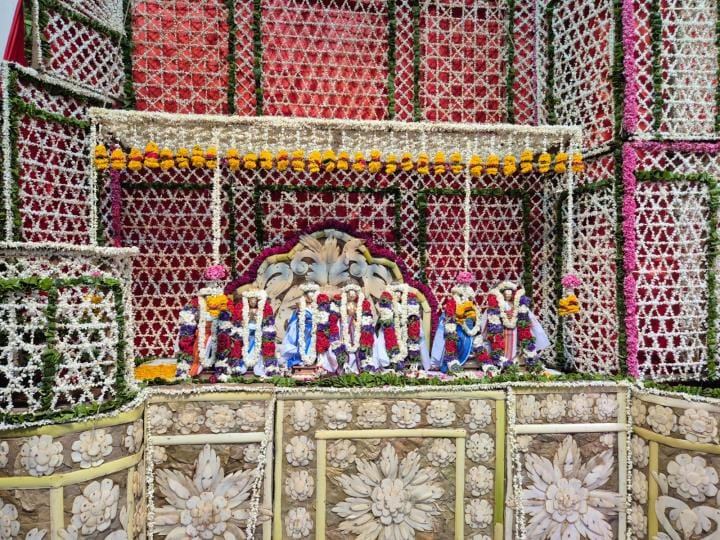 Unique flower bungalow decorated in Sriranganath temple