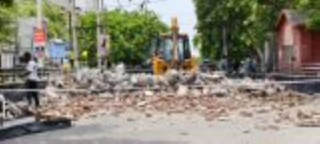 First step to improve traffic system, Sector 14 gate demolished