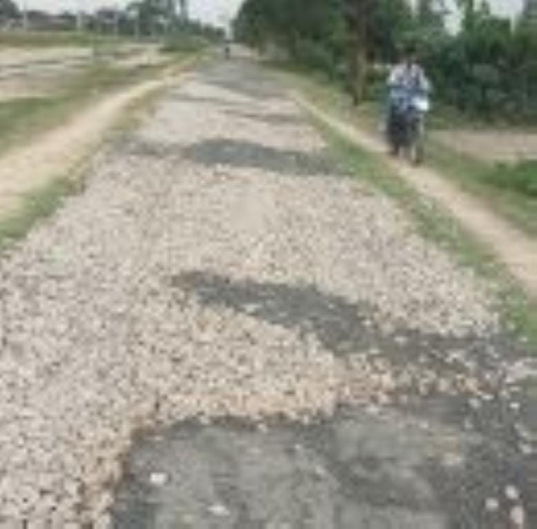 Roads worn out in two years, traffic trouble