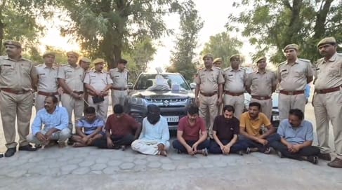 पुलिस की गिरफ्त में आरोपी