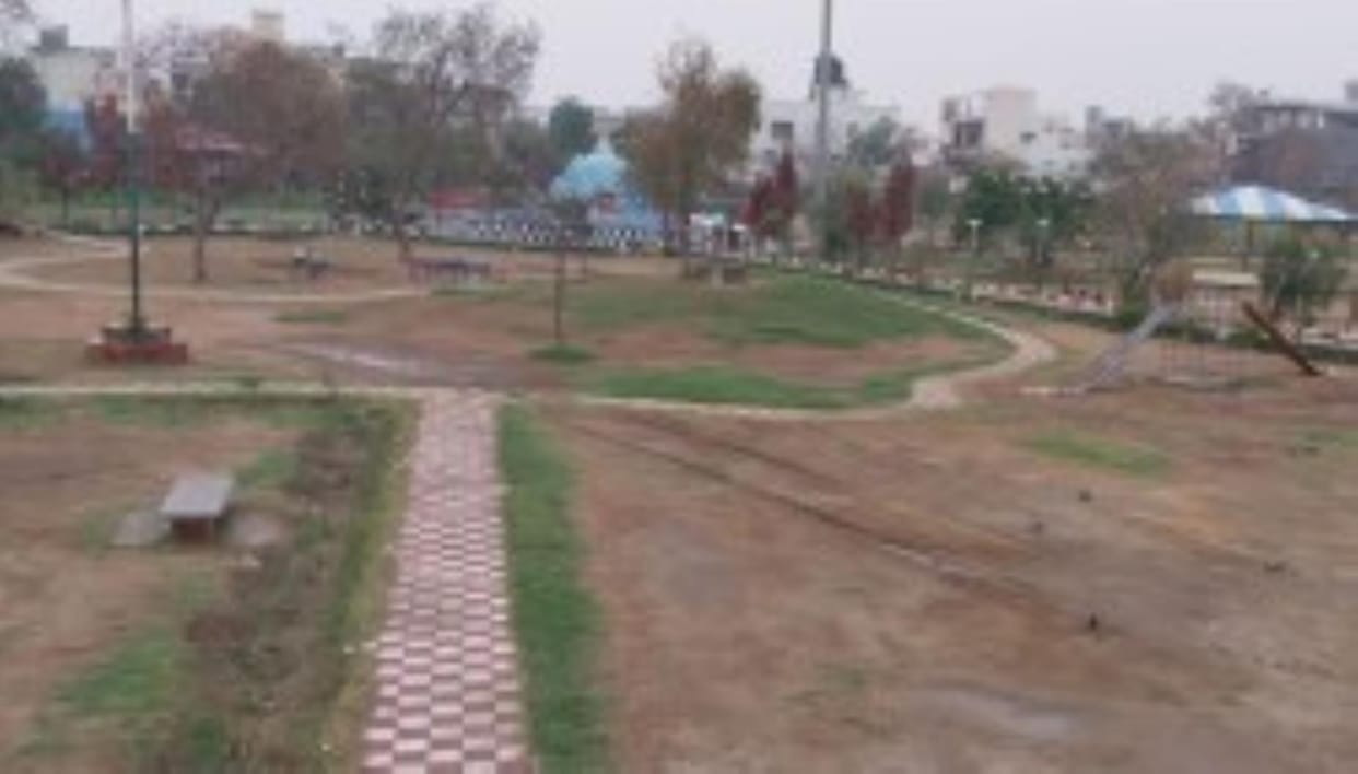 The wait for the renovation of parks is long, people are suffering due to lack of facilities