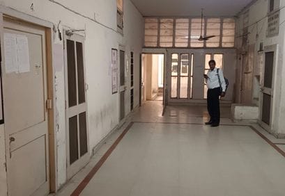 Patwari ran away after closing the office on the information of Vigilance raid