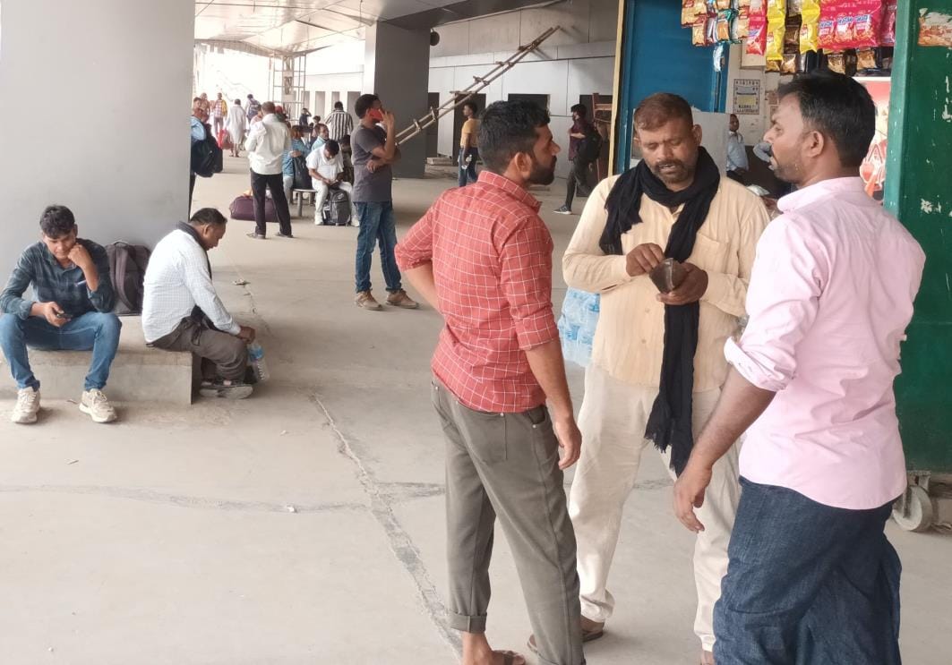 Jansadharan Express arrived eight hours late