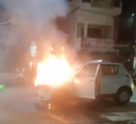 Fire in moving car, chaos