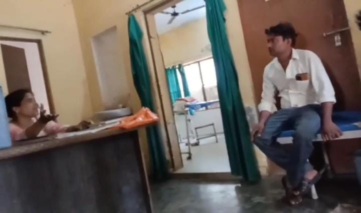 kasganj news anm suspended bribe