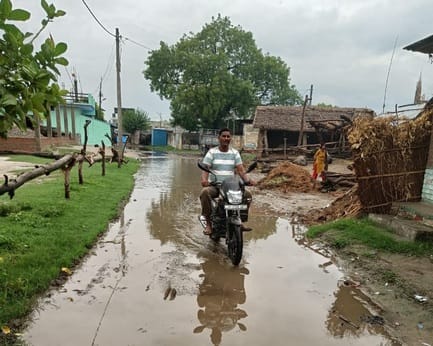 Waterlogging in Khairigarh became a problem for the villagers, road became a pond
