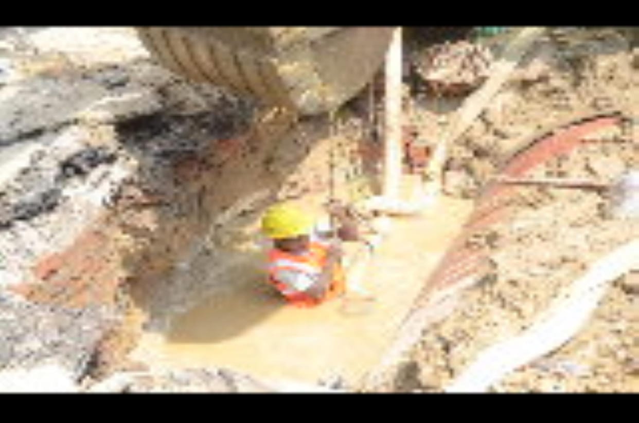 Main pipeline broke in Tilak Nagar, 20 lakh people will face water shortage today