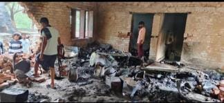 Cylinder exploded near Paranu Baba shrine, warehouse collapsed