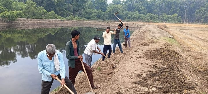 1.79 lakh plants will be planted, digging of pits has started