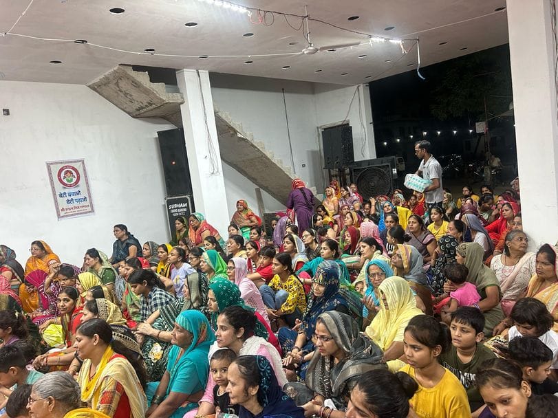 Kathavyas presented the dialogue between Narsi and Lord Krishna