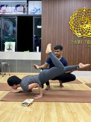 Yoga Guru is spreading awareness about staying healthy by teaching yoga