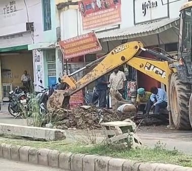 Electricity Corporation removed the pole, water leakage fixed