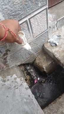 The water in the corporation tank in Shastri Nagar is dirty, diarrhea spreads and a woman dies