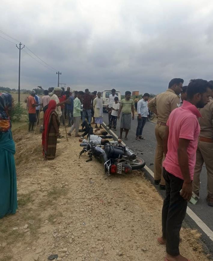 Two youths killed in collision between two bikes on Purvanchal Expressway
