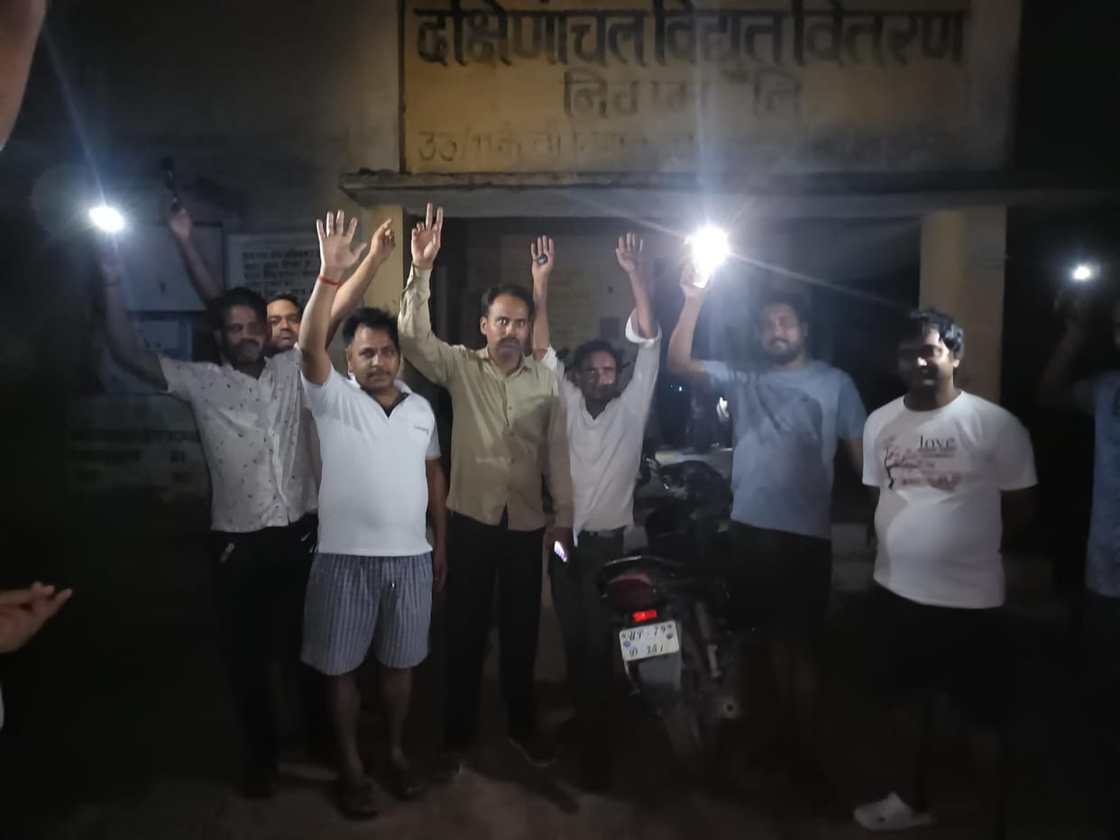 Angry villagers create ruckus at sub-station due to non-availability of electricity