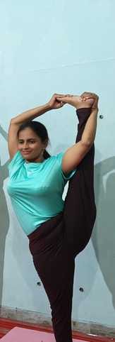 Yashoda Arya won gold in the state level yoga competition