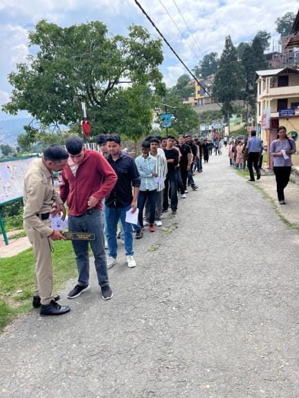 677 students left the written exam for Forest Inspector in Almora