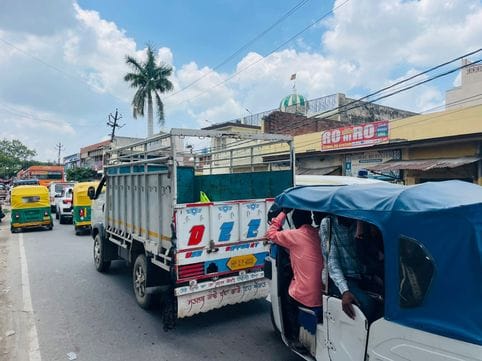 There was a jam from Lalpul to DM Road, commuters were troubled