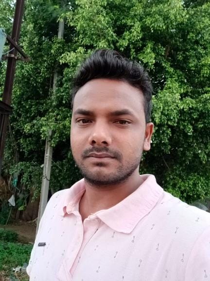 A young man died after falling from a train in Barabanki