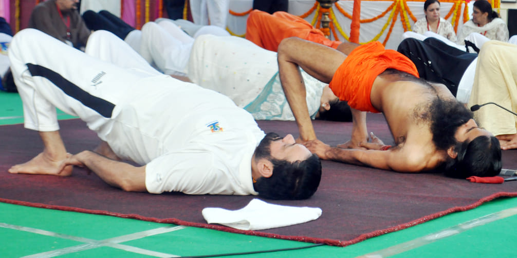 A record was made in Dharmanagari; one lakh people practiced yoga