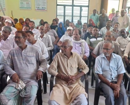Training on sugarcane pest management given to farmers