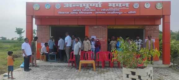 Ration distribution started from Annapurna Bhawan in Naurangabad
