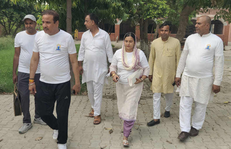 The District Council President inspected both the schools of Sanauli