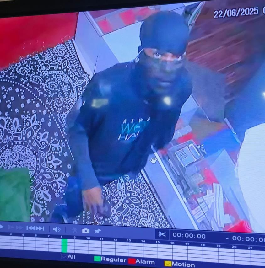 Thieves raid jewellery shop and house