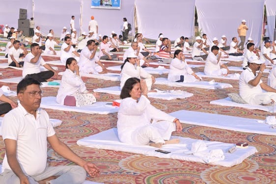 One and a half lakh people performed Surya Namaskar together