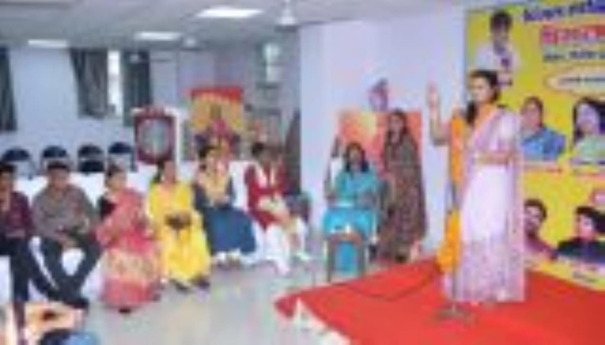 The audience was drenched in the poems of romance and vigour