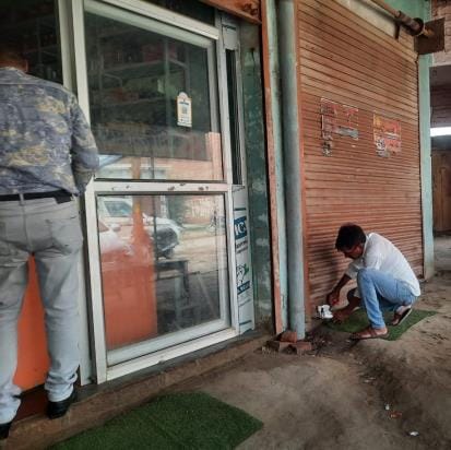 Patients found admitted in a clinic run without registration, sealed