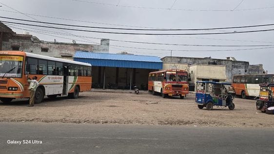 There are less passengers from Bisauli to Dabtori, the bus may be closed