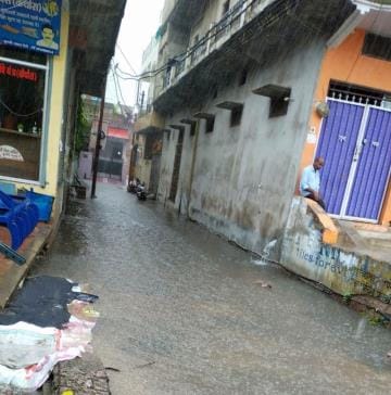 The city has become an island, the reality of sewer cleaning has been exposed
