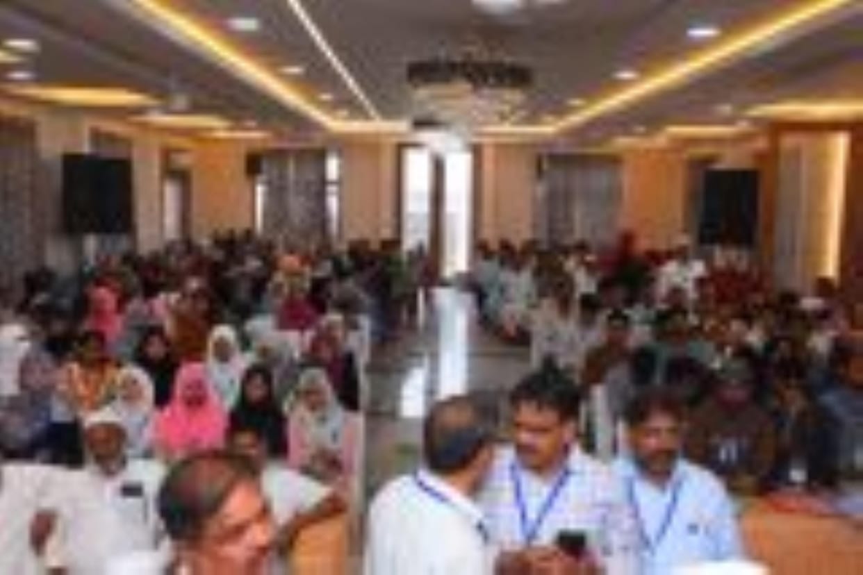 Experts gave career tips to students
