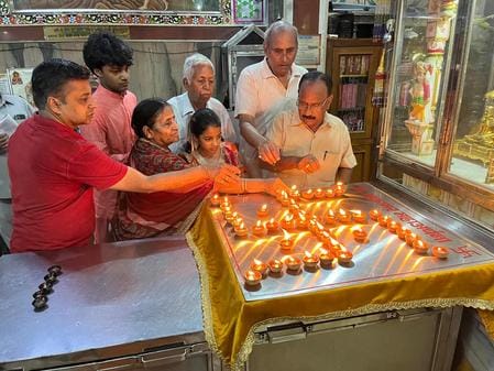 Meerut Activities Today: Poetry seminar by Hamkhyal Foundation, Bhaktanmar Maha Archana in Jain temple