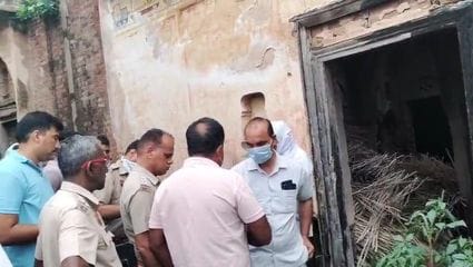 A person's rotten body was found in a ruined mansion in Mahendragarh